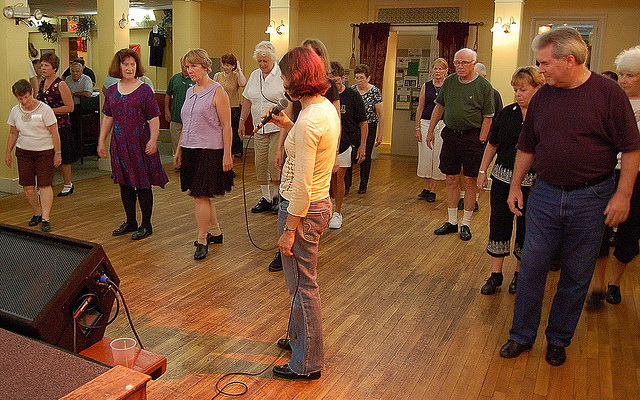 Group Dance Lesson 2 [CC]