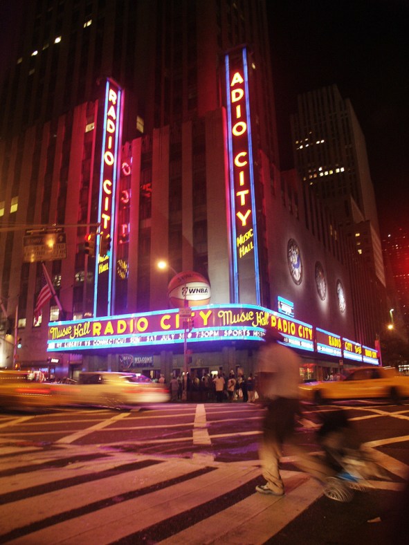Radio City Music Hall [CC]