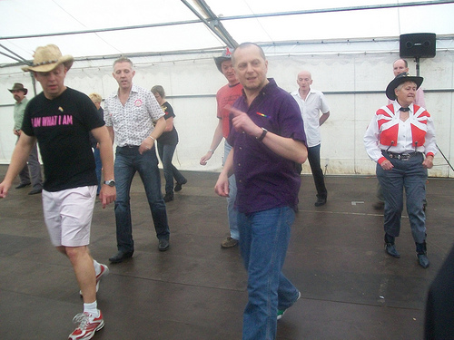 Line Dancers Brighton Pride 2 (CC)