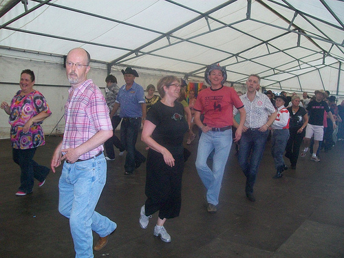 Line Dancers Brighton Pride (CC)
