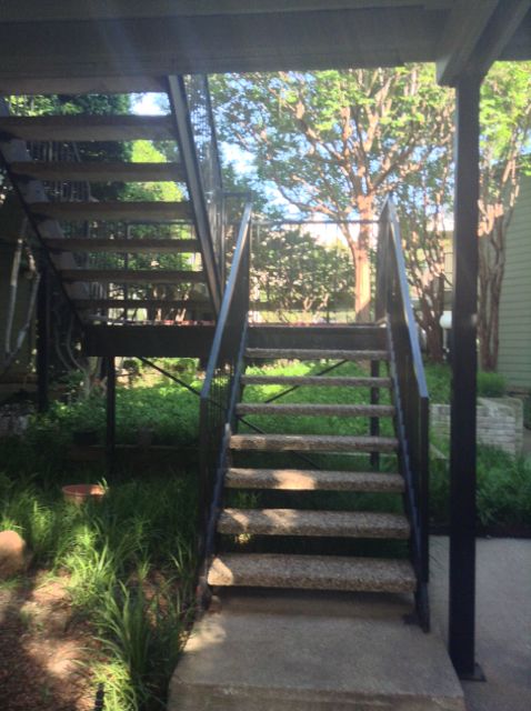32. Mount Turtle Creek Terrace -- the bunny slope. By now folks I'm grunting and waddling and limping and my knees are hurting and my feet are aching and my lower back is about to disown me.